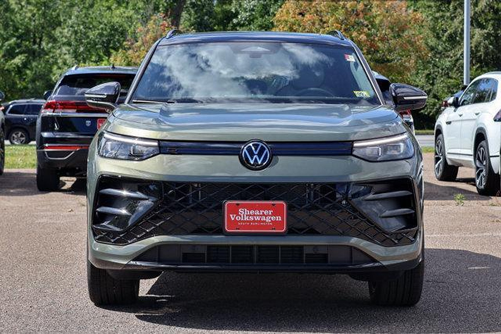 New 2026 Volkswagen Tiguan SE R-Line AWD/4WD image 9