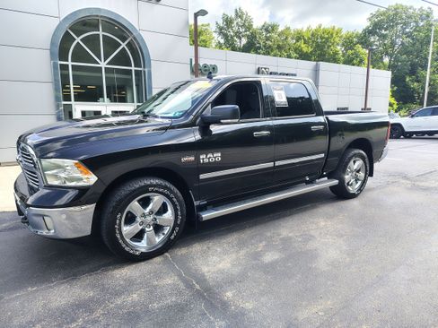 Certified 2017 RAM 1500 Big Horn AWD/4WD image 2
