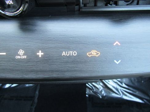 Used 2024 Nissan Ariya FWD image 43