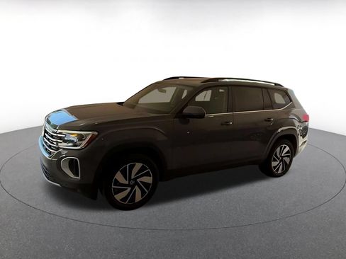 Used 2026 Volkswagen Atlas SE FWD image 8