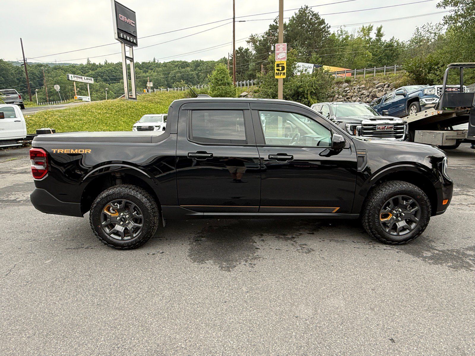 Used 2025 Ford Maverick Tremor AWD/4WD image 6