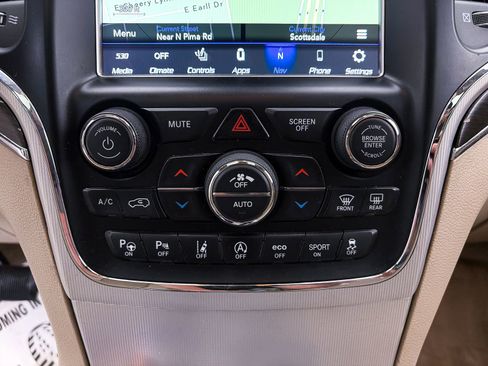 Used 2018 Jeep Grand Cherokee Overland image 25