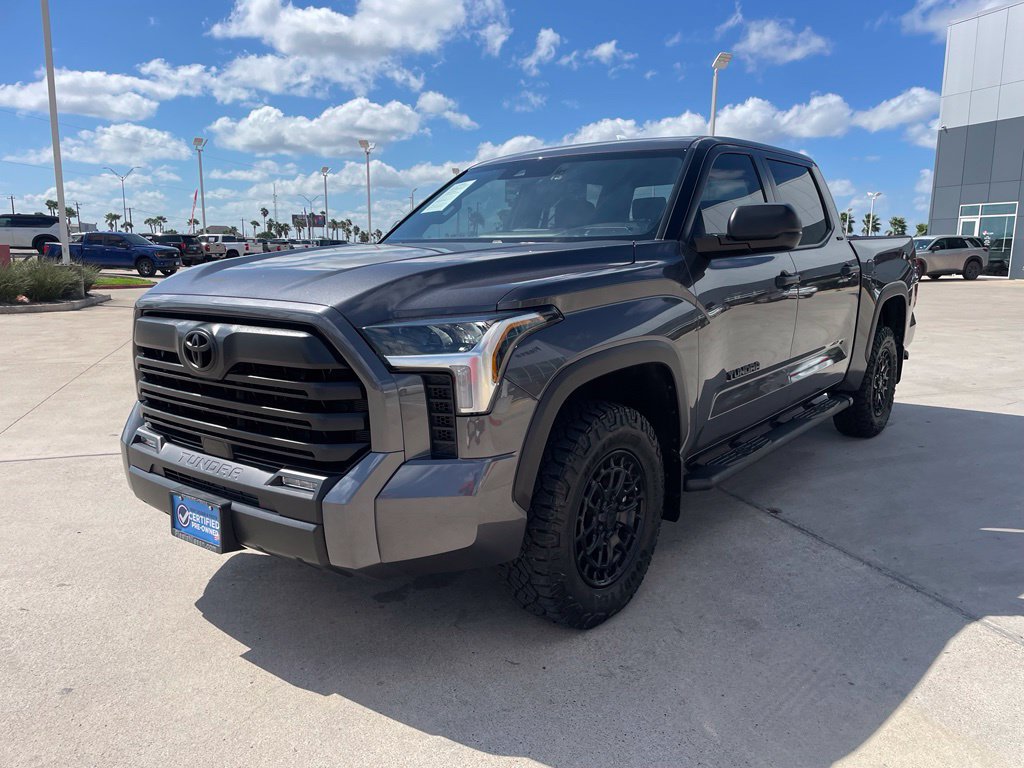 Used 2025 Toyota Tundra SR5 AWD/4WD image 3