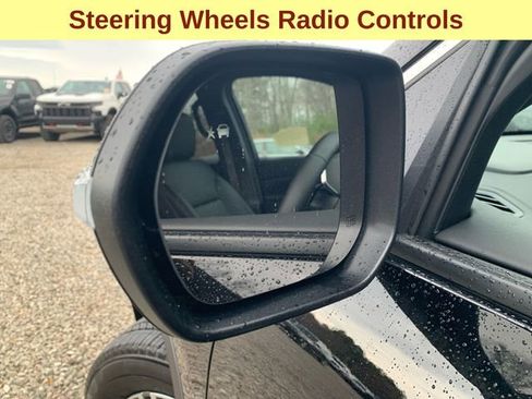 Used 2025 Chevrolet Traverse LT w/ Driver Confidence Package image 8