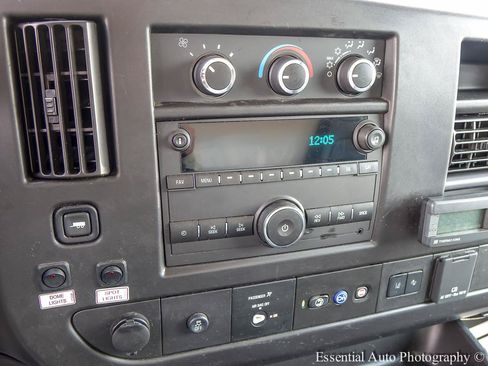 Used 2024 Chevrolet Express 3500 w/ Power Convenience Package RWD image 12
