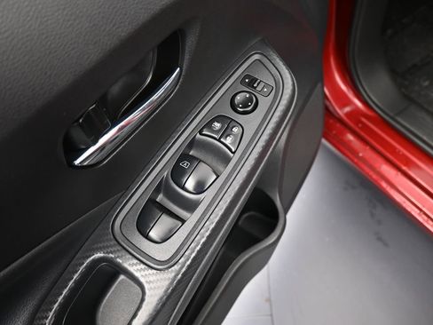 Used 2025 Nissan Versa SV image 13