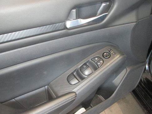 Used 2024 Nissan Altima 2.5 SV image 25