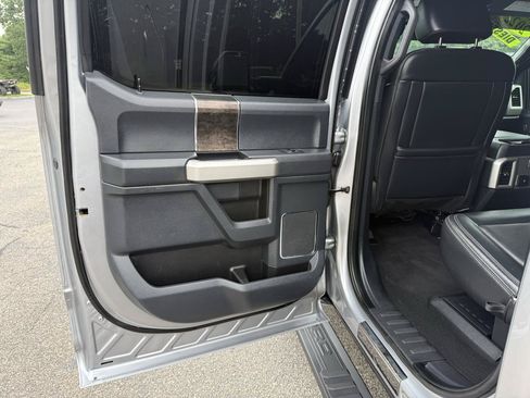 Used 2022 Ford F350 Lariat w/ Black Appearance Package AWD/4WD image 27