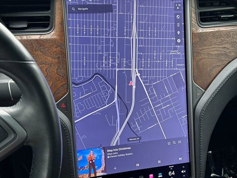 Used 2020 Tesla Model X Long Range image 18