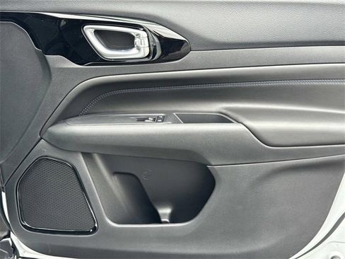 New 2026 Jeep Compass Limited image 18