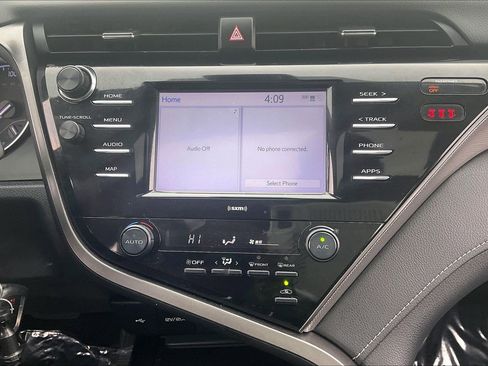 Used 2020 Toyota Camry SE image 38