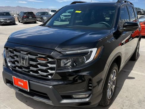 Used 2023 Honda Passport TrailSport image 2