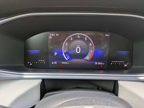 Used 2025 Volkswagen Taos SE AWD/4WD image 28