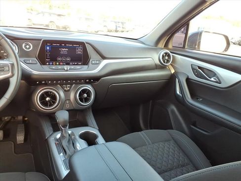 Used 2021 Chevrolet Blazer LT FWD image 27