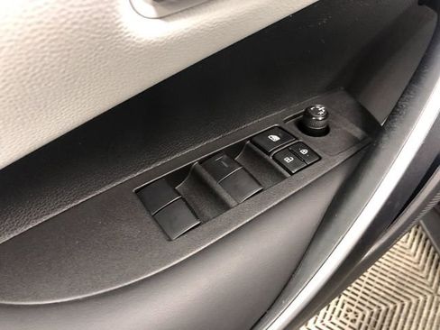 Used 2022 Toyota Corolla SE w/ SE Premium Package image 13