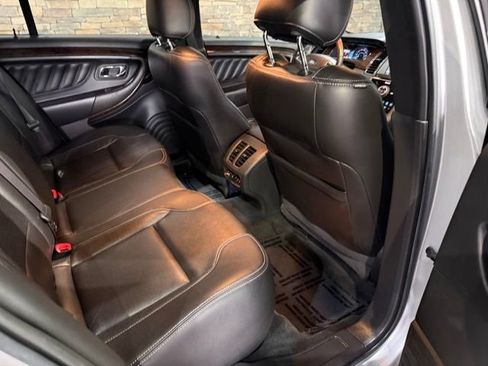 Used 2017 Ford Taurus Limited FWD image 33