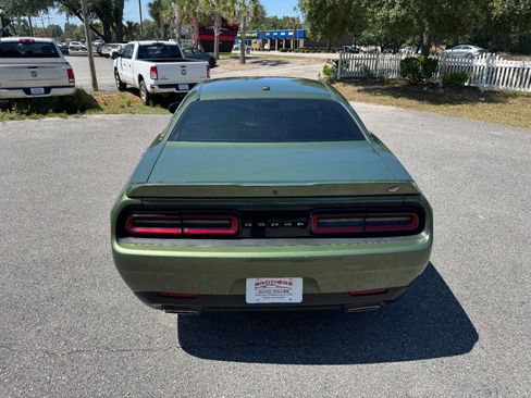 Used 2019 Dodge Challenger SXT AWD/4WD image 5