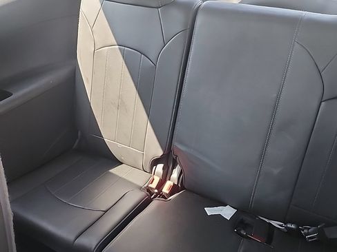 Used 2016 Buick Enclave Leather AWD/4WD image 6