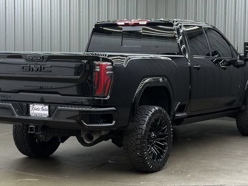 Used 2026 GMC Sierra 2500 AT4X w/ LPO, Black Badging Package AWD/4WD image 5