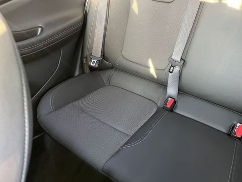 Used 2025 Buick Encore GX Preferred image 40