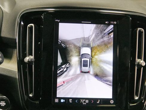 Certified 2024 Volvo XC40 B5 Plus w/ Protection Package Premier image 29