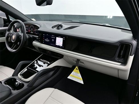 New 2026 Porsche Cayenne E-Hybrid image 24