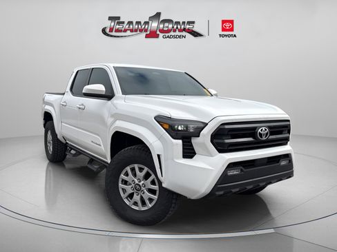 Certified 2024 Toyota Tacoma SR5 image 1