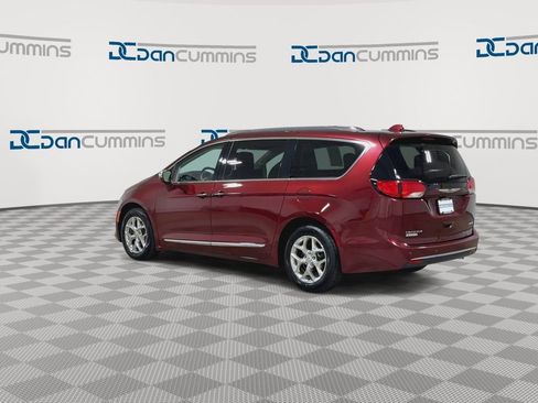 Used 2018 Chrysler Pacifica Limited image 6