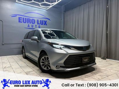 Used 2021 Toyota Sienna XLE