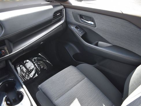 Used 2023 Nissan Rogue SV image 21