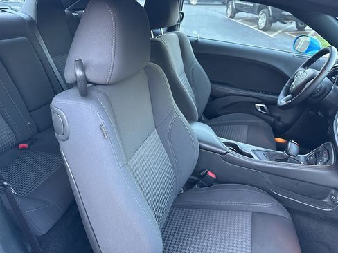 Used 2018 Dodge Challenger SXT w/ Blacktop Package RWD image 38
