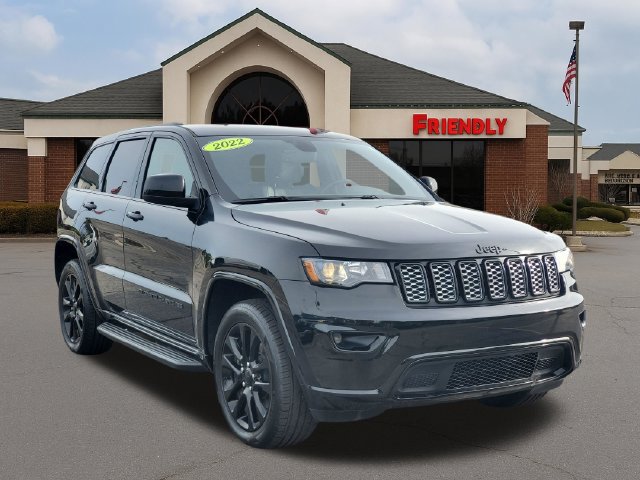 Used 2022 Jeep Grand Cherokee Laredo X AWD/4WD image 2
