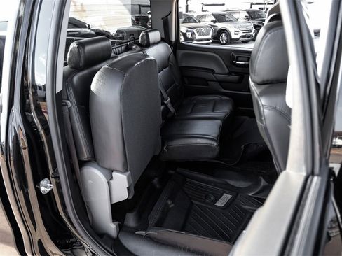 Used 2018 Chevrolet Silverado 1500 Custom w/ Custom Value Package image 32