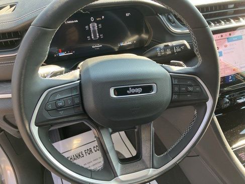 New 2025 Jeep Grand Cherokee Limited image 15