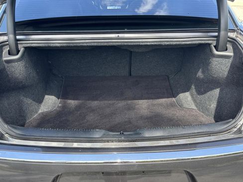 Used 2019 Chrysler 300 Limited image 35