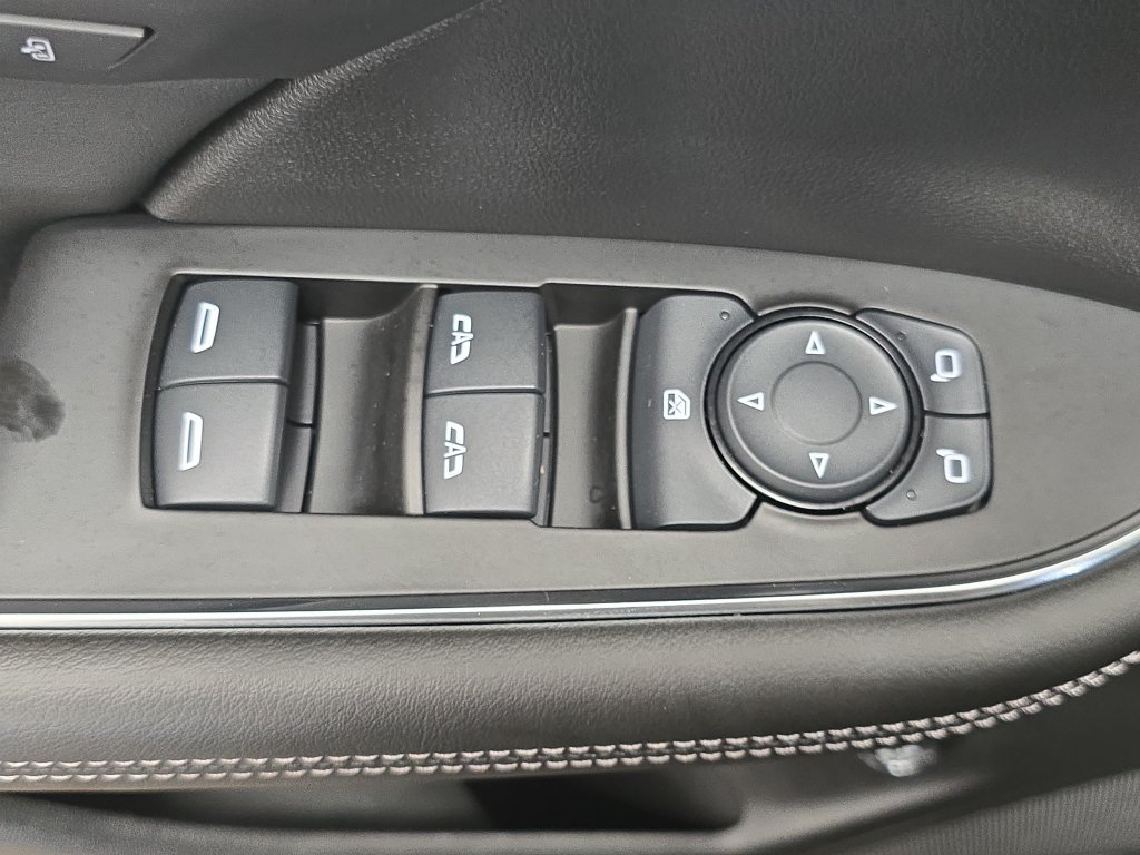 Used 2023 Buick Envision Essence w/ Sport Touring Package AWD/4WD image 27