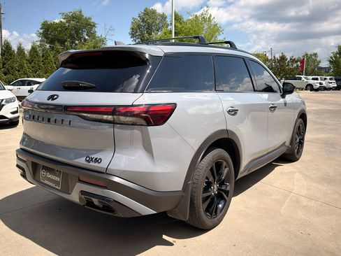 Used 2025 INFINITI QX60 Luxe w/ Black Edition image 3