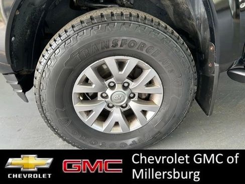 Used 2017 Toyota Tacoma SR5 w/ Tow Package AWD/4WD image 12