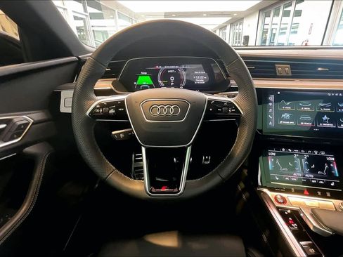 Certified 2024 Audi SQ8 e-tron Prestige w/ Prestige Package AWD/4WD image 5