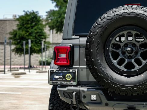 Used 2023 Jeep Wrangler Unlimited Rubicon 392 w/ Xtreme Recon 35" Tire Package AWD/4WD image 14