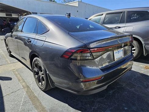 Used 2025 Honda Accord SE image 9