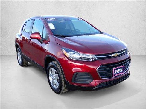 Used 2021 Chevrolet Trax LS w/ Tint and Cruise Package image 4