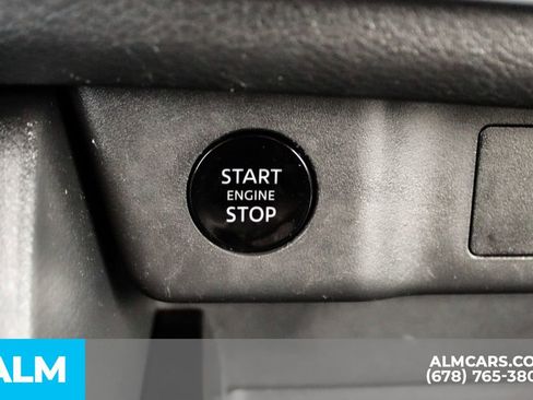 Used 2025 Nissan Rogue SV FWD image 29