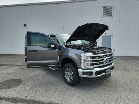 Used 2025 Ford F250 Lariat AWD/4WD image 29