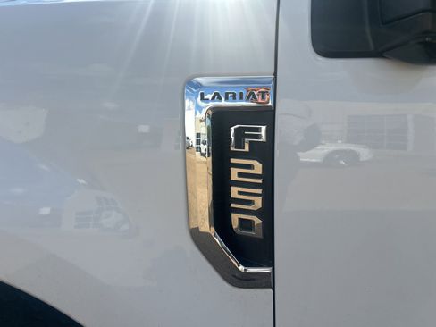 Used 2017 Ford F250 Lariat w/ Lariat Value Package AWD/4WD image 21