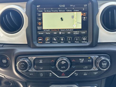 Used 2021 Jeep Wrangler Sport image 21