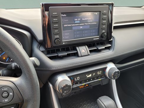 Used 2022 Toyota RAV4 XLE w/ Convenience Package AWD/4WD image 20