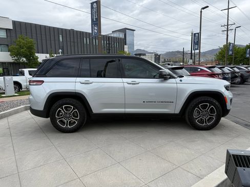 Used 2023 Jeep Grand Cherokee Trailhawk w/ Advanced Protech Group II AWD/4WD image 2