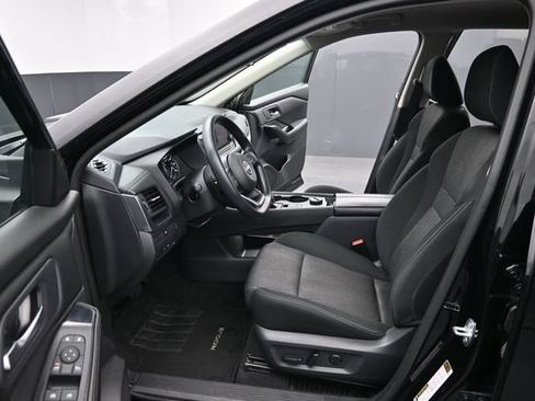 Used 2024 Nissan Rogue SV AWD/4WD image 26