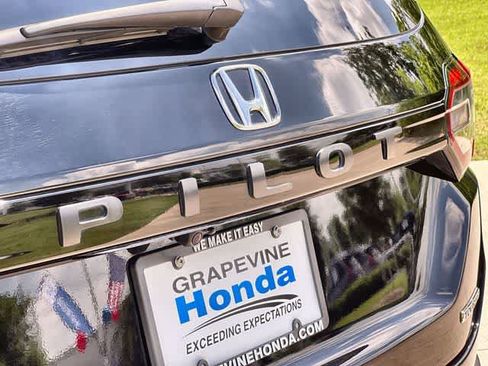 Certified 2025 Honda Pilot Touring image 8